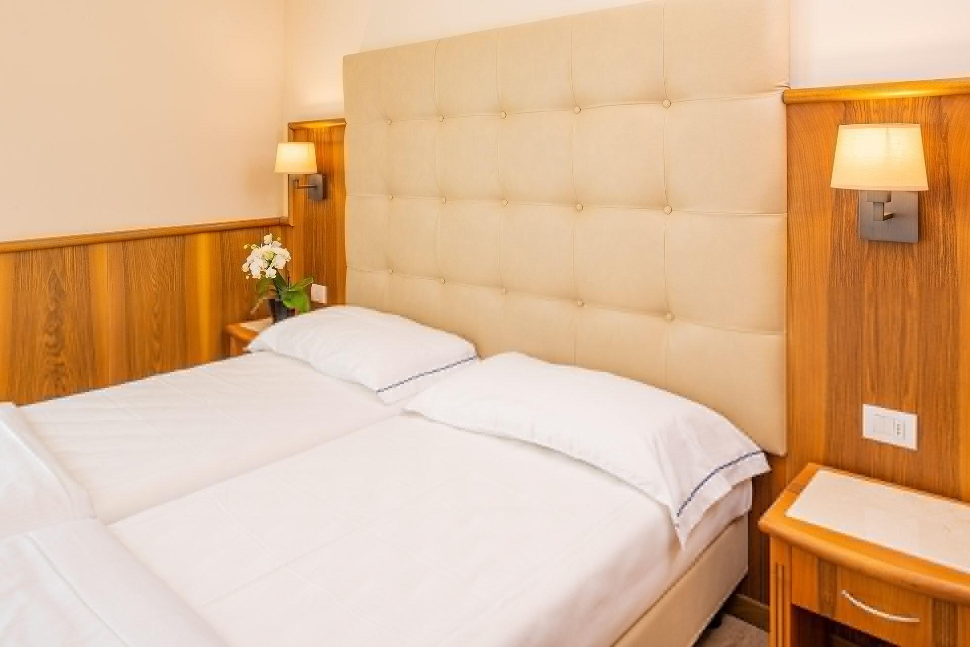 Hotel Centrale Garda  Ngoại thất bức ảnh